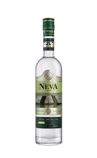 фото водка Neva Classic 0,5 л