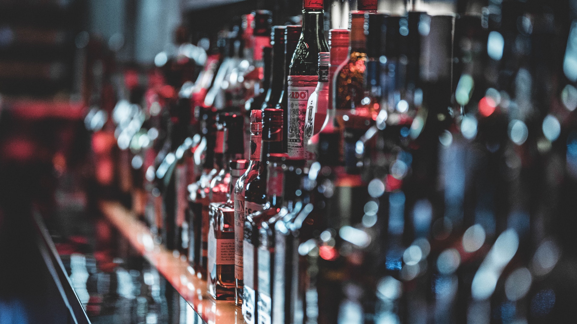 Депутаты предложили запретить продавать алкоголь в супермаркетах